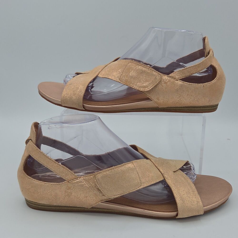 SoftWalk Women's 11 Champagne Metallic Gold Crossover Strap Cushioned Sandals